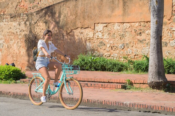 2 Hour Bike Rental Colonial Zone / Santo Domingo - Colonial Zone Stops: Parks, Plazas, Churches, and Old Ruins