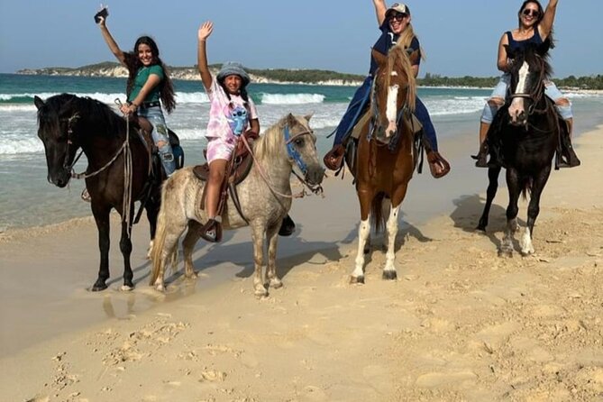 2-Hour Horseback Riding Tour at Sunset from Punta Cana - Professional photos on horseback: how to make them worth it