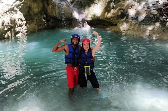 27 Waterfalls Damajagua Tour from Cabarete Sosua & Puerto Plata - Lunch with rum drinks: the recovery piece that matters