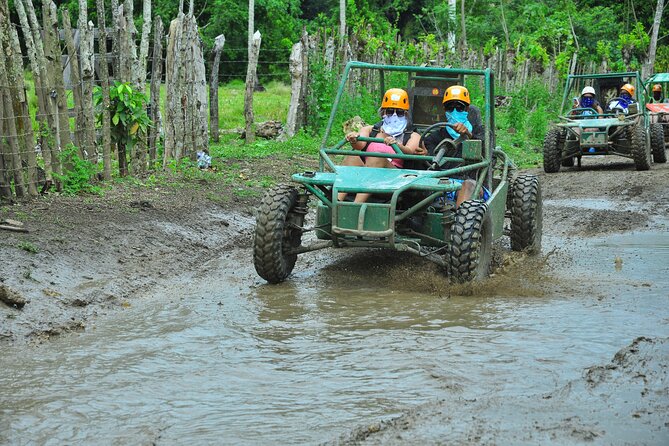 5 tours in 1 (Eco Farm/Horseback/City Tour/Buggy/Zipline) - Horseback riding through the countryside: the calm start (with a weight limit)