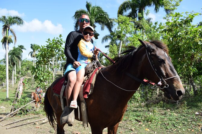 5 tours in 1 (Eco Farm/Horseback/City Tour/Buggy/Zipline) - Group size, guides, and safety: what “shared” feels like