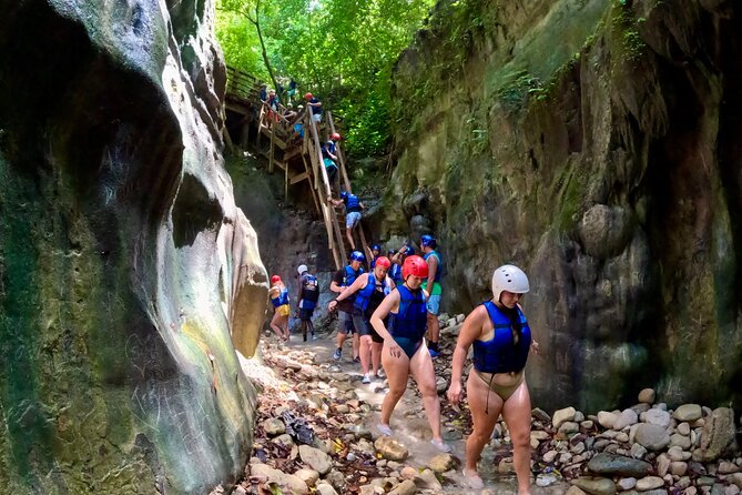 7 waterfalls+typical food - Photo packages and the phone question: keep your memories safe