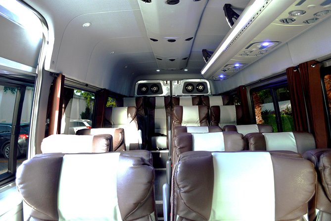 Arrival Luxury Transportation: Punta Cana International Airport to Hotels (1-5) - Who This Transfer Fits Best