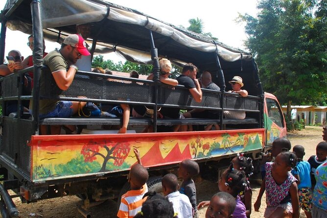 Bayahibe Safari Discovery - Cigar factory stop and Higuey market time