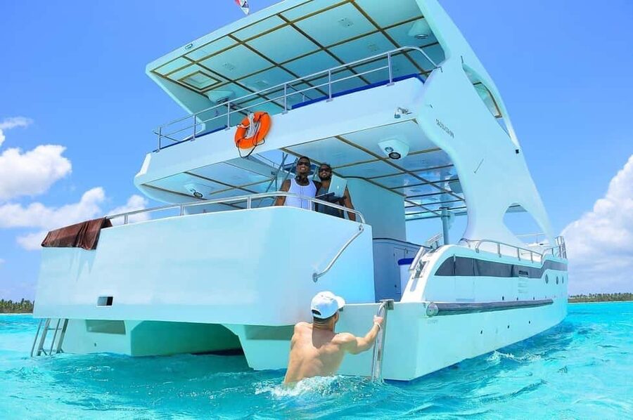 Bayahibe: Saona Island Catamaran Cruise with Natural Pool - Saona Island beach time: where your 2.5 hours goes