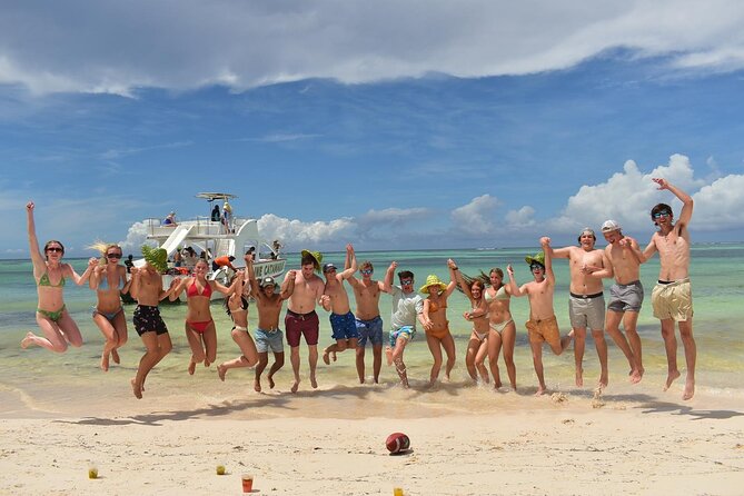 Boots and Booze in Punta Cana, A COUNTRY Party Boat Cruise - What the 4-hour schedule really feels like