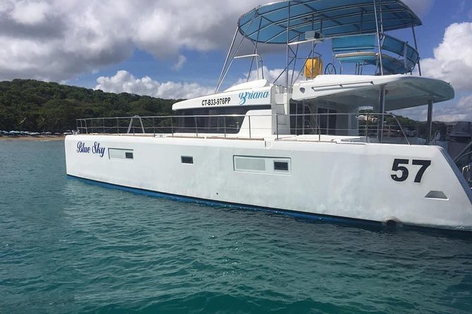 Catamaran Cruise with Snorkeling and lunch on board! - A 52-foot Lagoon catamaran day: the vibe and the layout