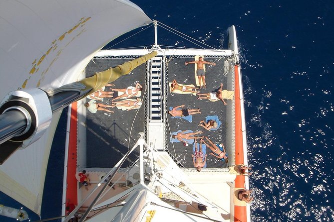 Catamaran Snorkeling All-Inclusive Day-Trip - The onboard lunch and drinks: why it matters on a sea day