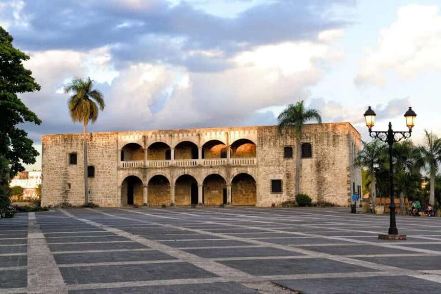 Colonial Zone: Historical Tour with a visit to the Columbus Lighthouse and Tres Ojos Park - Los Tres Ojos National Park: caves and cenotes you can feel