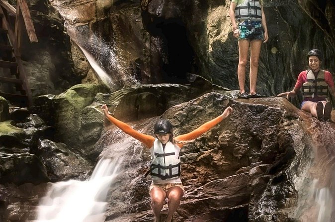 Damajagua Waterfalls - Lunch and drinks: refuel without breaking the flow