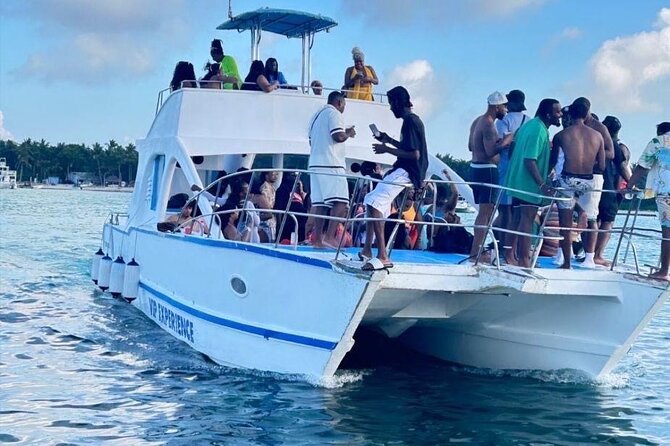 DE Hip Hop Boat Party for Adults and Free Drinks Only - Getting On Board Near the Bibijagua Market Area