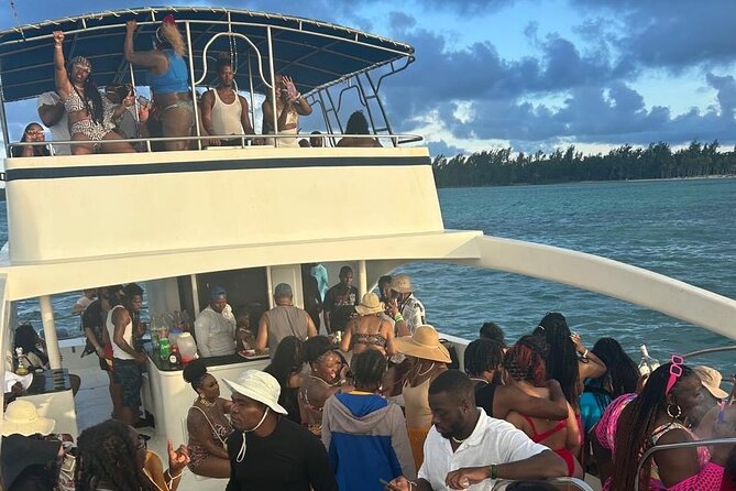 DE Hip Hop Boat Party for Adults and Free Drinks Only - Slides, Music, and the Open Bar Party Mode