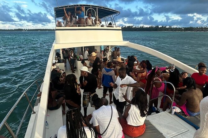 DE Hip Hop Boat Party for Adults and Free Drinks Only - Snacks and the Small Stuff That Changes Your Experience