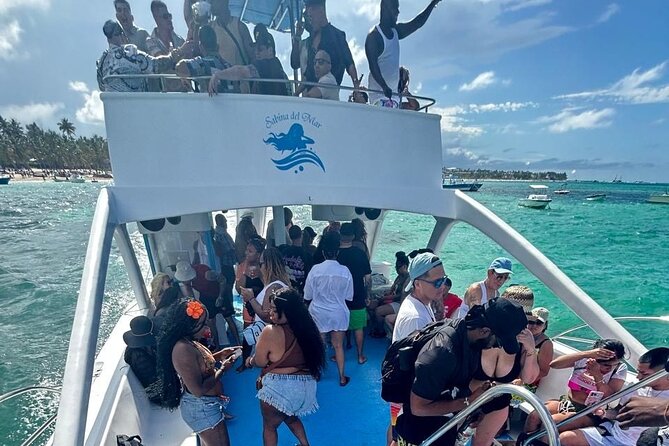 DE Hip Hop Boat Party for Adults and Free Drinks Only - The El Cortecito Coral Reef Stop: Snorkeling Without the Add-Ons