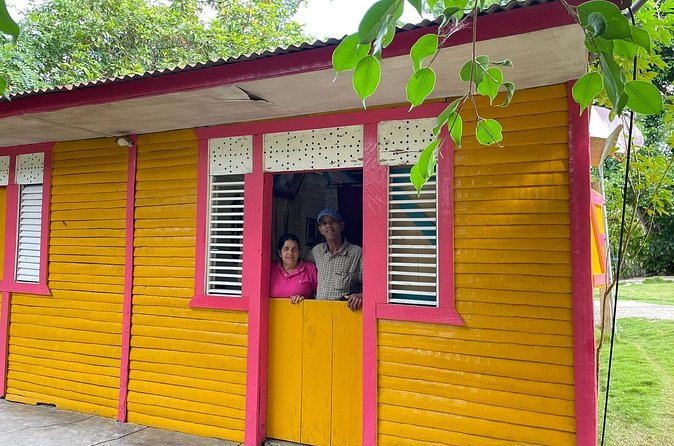Discover Dominican life - Lunch That Actually Feels Dominican (And Helps You Last the Day)