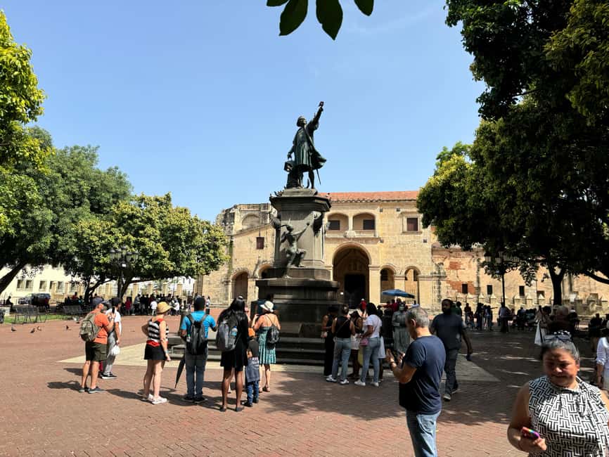 Discover Santo Domingo: A Day Trip from Punta Cana - Alcázar de Colón Inside Tour and Larimar Souvenir Time
