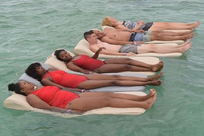 Dr. Fish Ocean Spa including Lunch - Floating mattress relaxation and the lounge reset