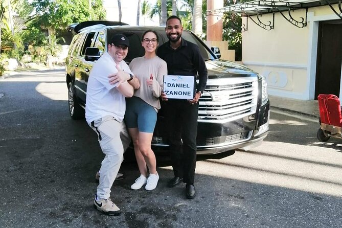 Effortless Airport Transfers in Punta Cana - Private and Group-Friendly: Up to 4 for $45 per Group