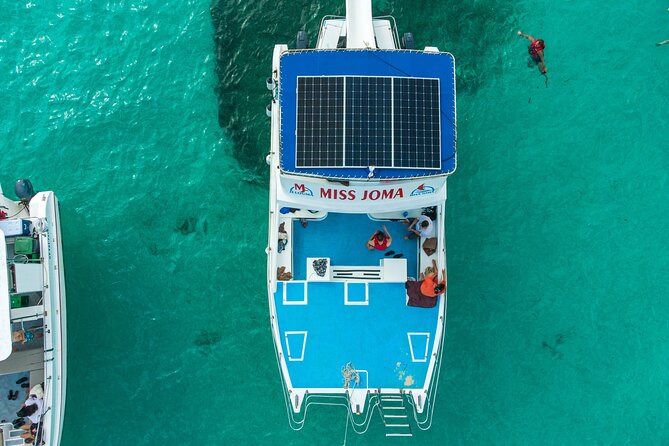 Experience for families and friends by private boat with pick-up - Wi‑Fi on the catamaran: upload while the memories are fresh