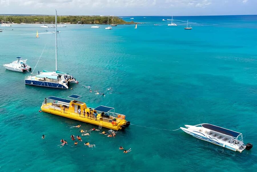 Experience the Exciting Caribbean Underwater World - Entering The Semi-Submersible: 46 Windows, Zero Hassle