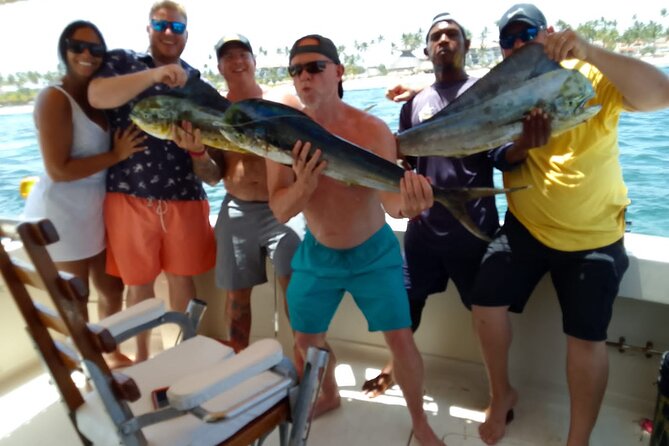 FISHING PRO CHARTERS - Boat Excursion – Mar-Quesa - Onboard Setup: Heavy Tackle, Shimano/Penn Reels, and Rapala Lures