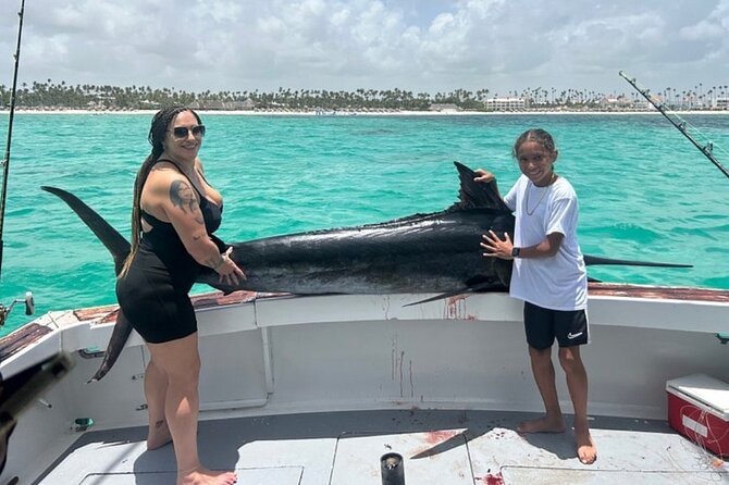 FISHING PRO CHARTERS - Boat Excursion - Sobre Las Olas - Comfort on the water: drinks, rough seas, and what to plan for