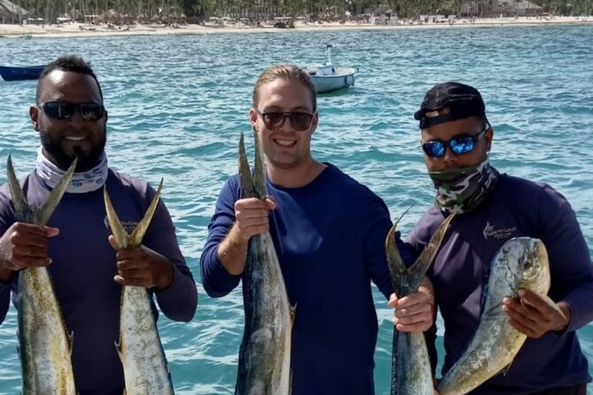 FISHING PRO CHARTERS - Boat Excursion - Sobre Las Olas - Language support and how instructions can make or break a fishing day