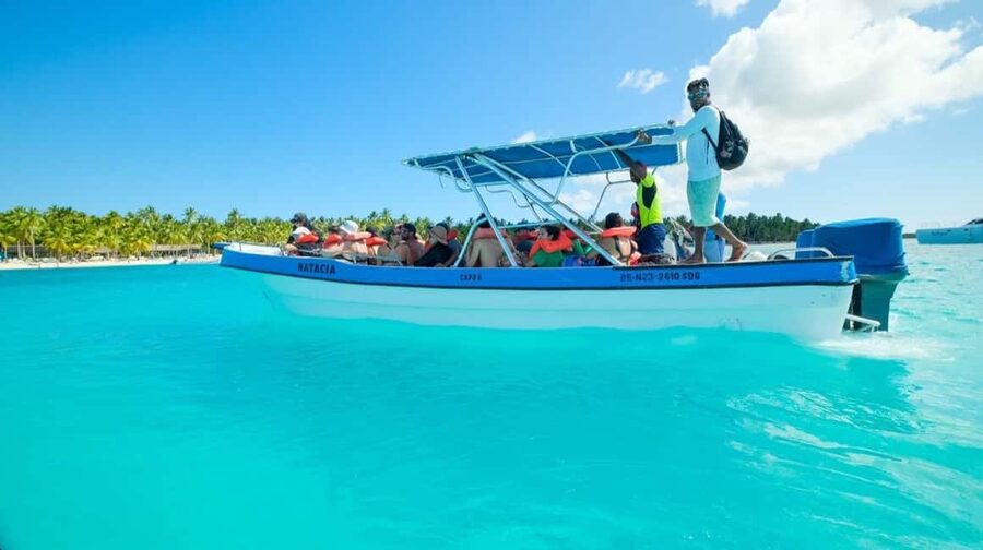 From Bayahíbe: Saona Island Catamaran Cruise with Buffet - Sailing Through Cotubanamá: Why the Catamaran Time Matters