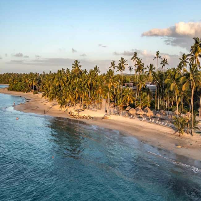 From Punta Cana: Redonda Mountain & Emerald Coast Tour - Lunch on the mountain: Dominican comfort food with a real break