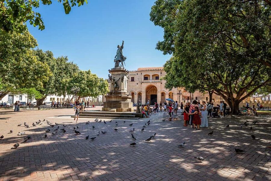 From Punta Cana: Santo Domingo Full-Day Tour with Lunch - The Colonial Zone Walk and The Ladies Street