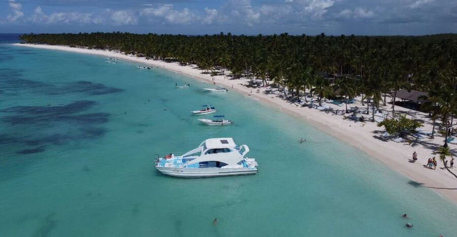 From Punta Cana: Saona and Mano Juan Day Trip by Speed Boat - Cotubanamá National Park natural pool and starfish snorkeling