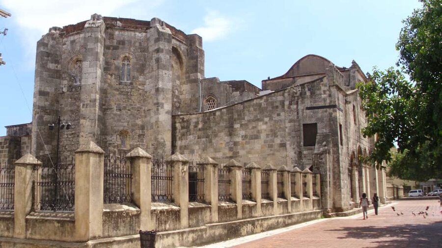 From Santo Domingo: Full day Historical Tour with Lunch - Presidential Palace and Faro a Colón: Start With Power, Then Panoramas