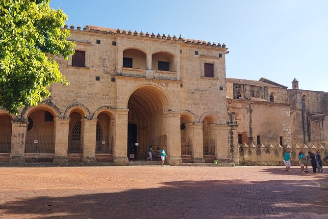 Full Day Santo Domingo Tour - Zona Colonial and Calle Las Damas: walking the UNESCO core