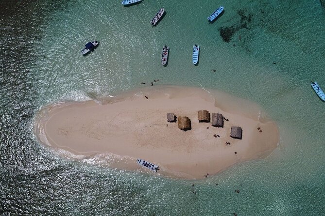 Full-Day Tour to Punta Rucia and Cayo Arena with Snorkeling - Punta Rucia Lunch Break and the National Park Area