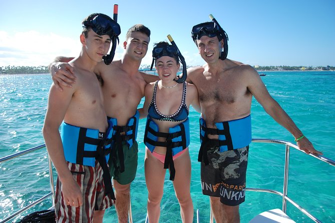 Great Snorkeling Cruise with Sharks & Stingray Encounter and Natural Pool - Transportation and Timing: How the Flow Works