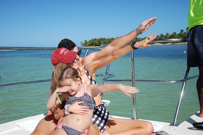 Great Snorkeling Cruise with Sharks & Stingray Encounter and Natural Pool - Group Size and the Crew’s Role: Why Names Matter Here