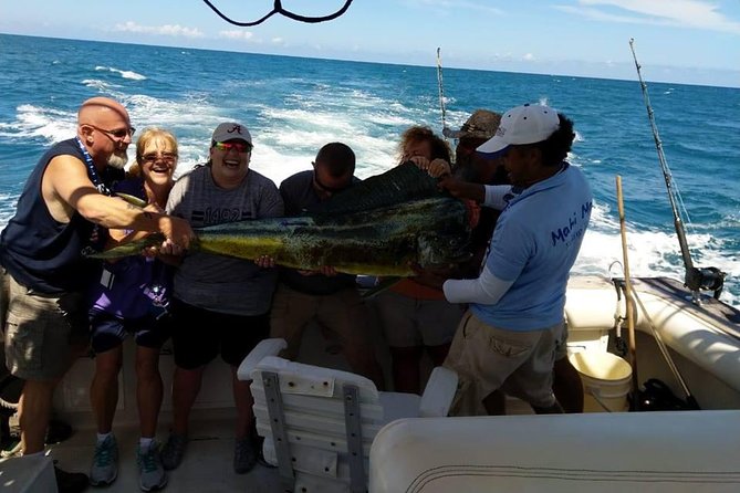 Half Day Big Game Fishing private charter - What’s included onboard: gear, food, and drinks that make 4 hours easier