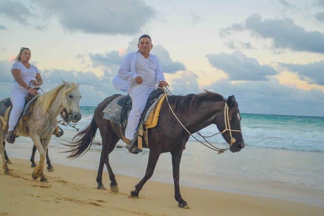Half-Day Tour 2-in-1, Redonda Mountain & Horseback Riding Tour in Macao Beach - Macao Beach horseback riding along the shoreline