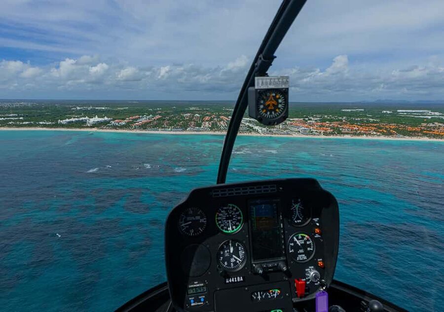 HELICOPTER TOUR - The photo-and-scenery sequence: what you see before and around the flight