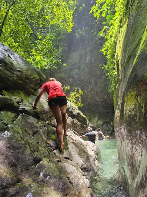 Hiking Tabernacle Thundering Waterfall - The creek route: hiking, climbing, and swimming holes