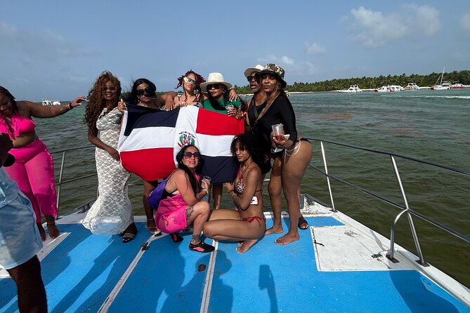 Hip Hop adult only Party Boat with Unlimited drinks and Sandbar - Snorkeling and swimming without the hassle