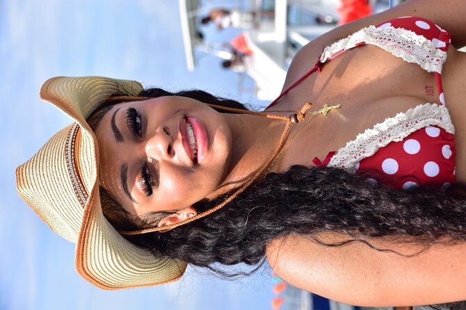 Hip Hop Adult Only Party Boat with Unlimited drinks & Sandba stop - Price and value: does $52 feel fair in Punta Cana?