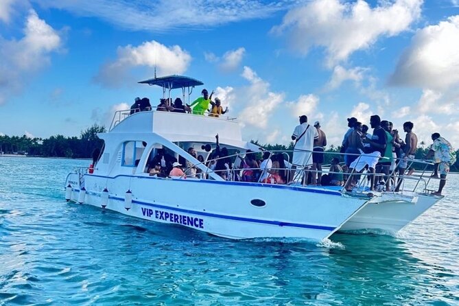 Hip Hop Beat and Live Dj Adults Only Party Boat and Free drinks - The Party Boat Setup: Music, Games, and Live DJ Energy
