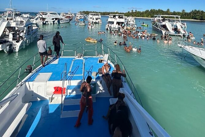 Hip Hop Beat and Live Dj Adults Only Party Boat and Free drinks - Free Drinks and the 18+ Alcohol Rule