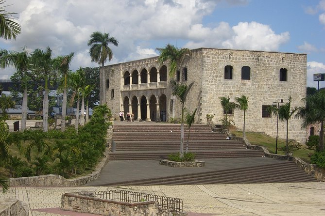 Historical City Tour Santo Domingo - Basilica Cathedral of Santa María la Menor: First Cathedral, Big Impact