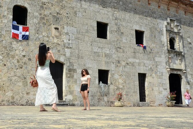 Historical Tour of Santo Domingo and 3 eyes Caves with Lunch - National Pantheon: Dominican heroes, guided context, and quick contrasts