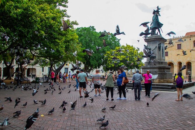 Historical Tour of Santo Domingo and 3 eyes Caves with Lunch - Colón Lighthouse photos: a quick stop with a big story