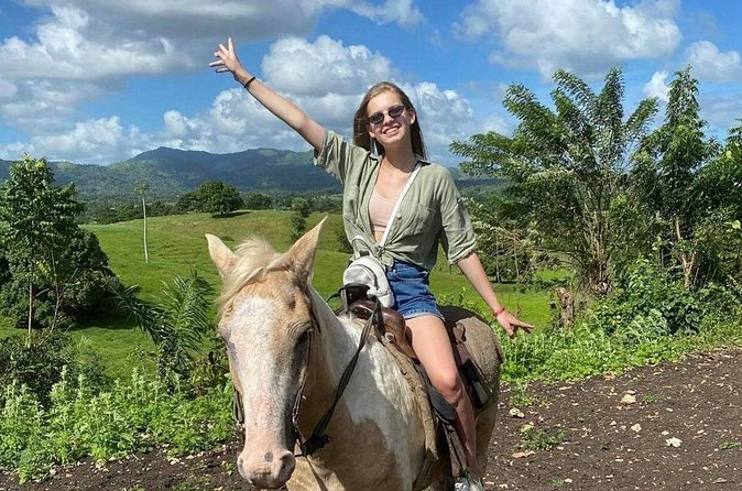 Horseback Riding with Pickup from Punta Cana - Cigar-making class: what you learn and what you get