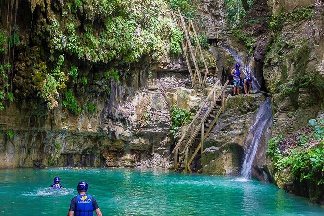 Hotels - Airbnb & villas pick up - WATERFALLS OF DAMAJAGUA - The Special Role of Safety and Local Guidance
