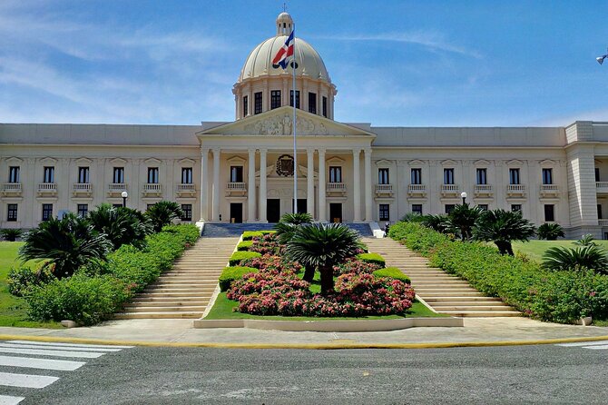 Iconic Highlights and historical Tour in Santo Domingo - Calle Las Damas and Parque Colón: small stops with big meaning